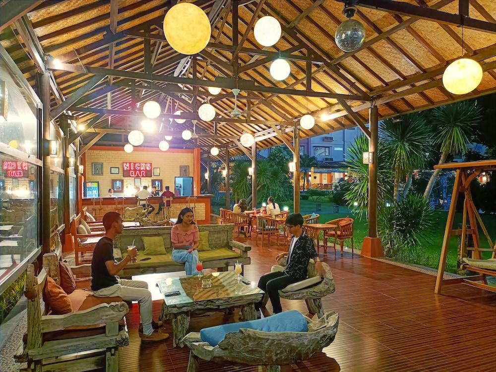 The Jayakarta Suites Komodo Flores Labuan Bajo Εξωτερικό φωτογραφία
